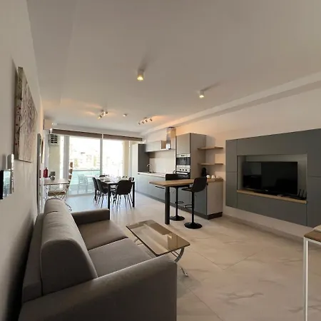 Seafront Luxury In Daire *